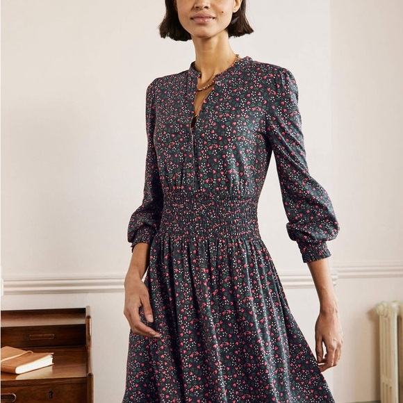 NWT Boden Smocked Jersey Shirt Dress Navy Strawberry Print (size 14) - Picture 4 of 15